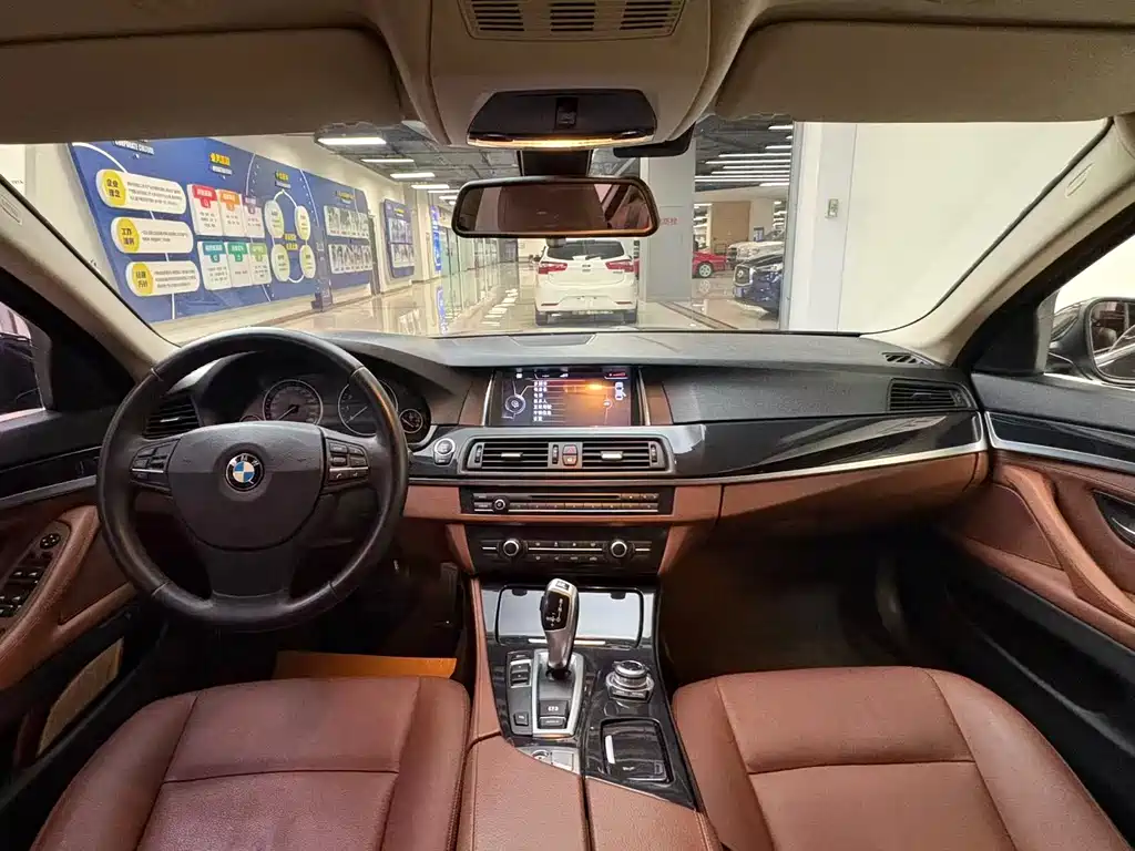 BMW 5 Series 2014 model 520Li Elegant Edition