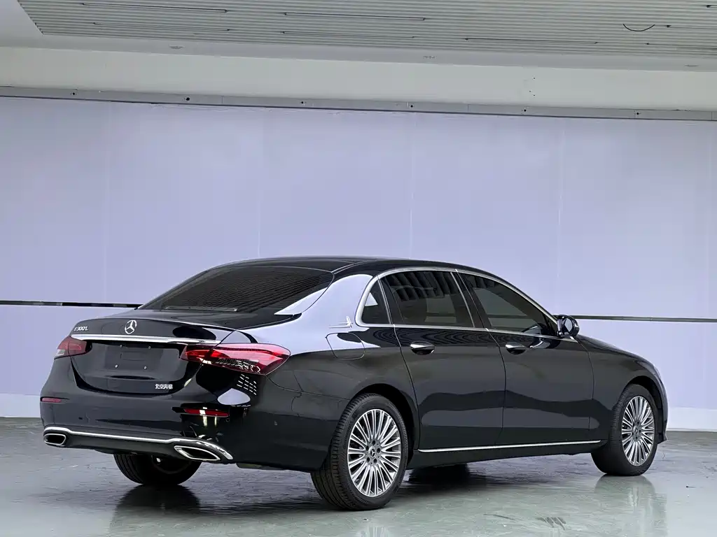 Mercedes-Benz E-Class 2023 E 300 L Fashion Edition