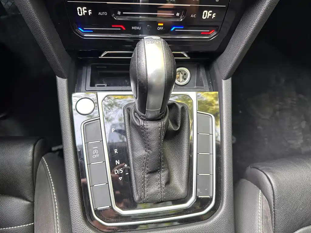 Magotan 2020 330TSI DSG Leading Edition