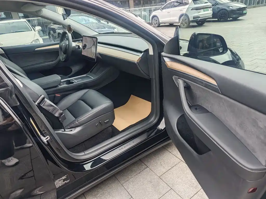 Model Y 2021 Long Range All-Wheel Drive Edition 3D7