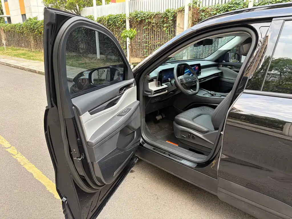 Ford Escape 2024 2.0T EcoBoost AWD 7-seat Trend Edition