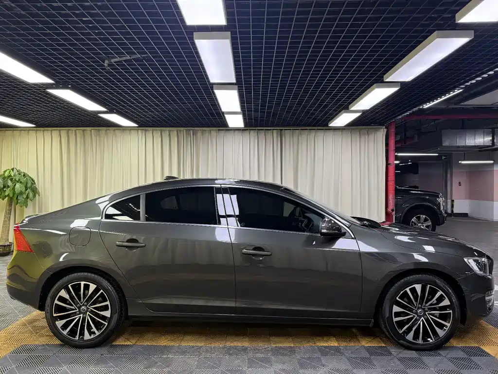 Volvo S60 2018 S60L T4 Smart Vision 2018 Edition