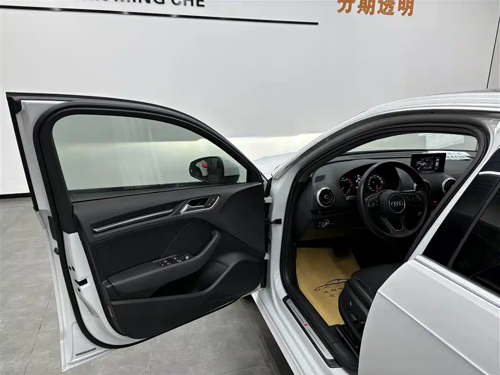 Audi A3 2019 Sportback 35 TFSI Style Edition National V