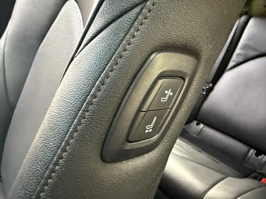 Camry 2021款 Hybrid 2.5HGVP Leading Edition
