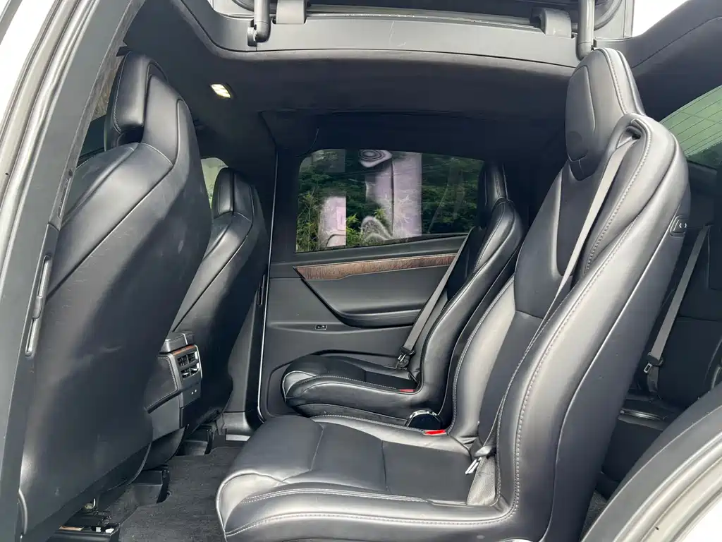 Model X 2017 Long Range Edition