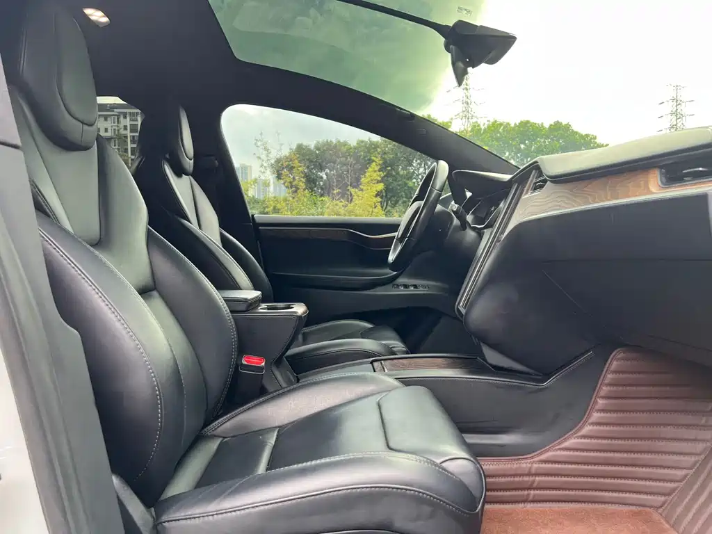 Model X 2017 Long Range Edition