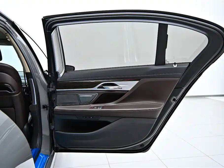 BMW 7 Series 2021 730Li Luxury Package