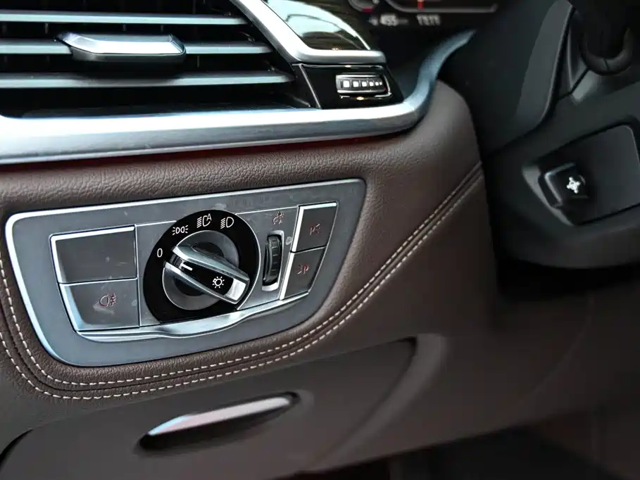 BMW 7 Series 2021 730Li Luxury Package