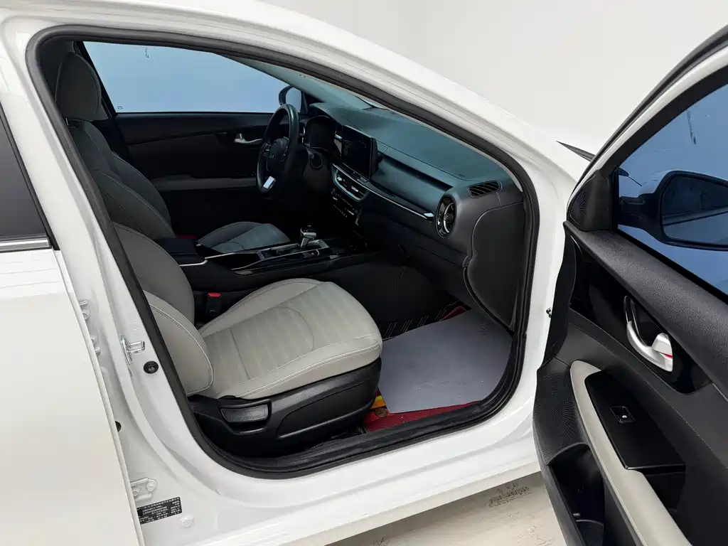 Kia K3 2023 1.5L CVT Luxury Edition