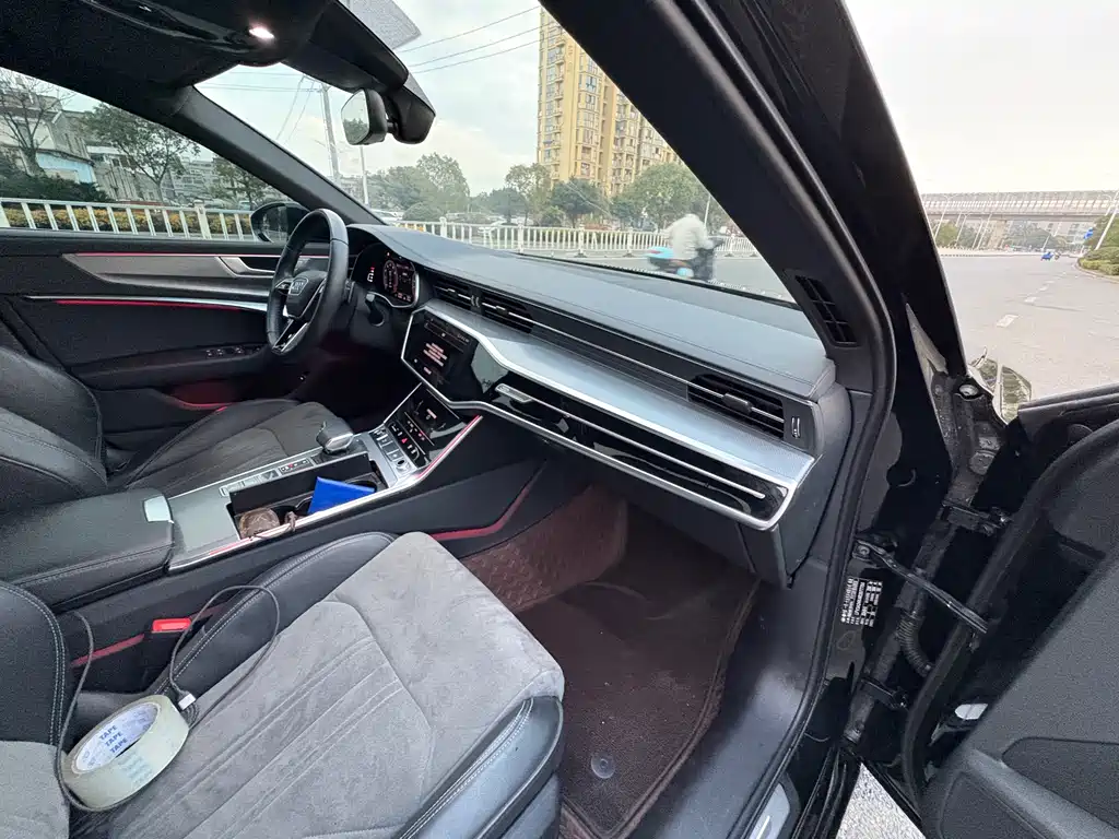 Audi A6L 2024 model 45 TFSI Premium Dynamic Edition