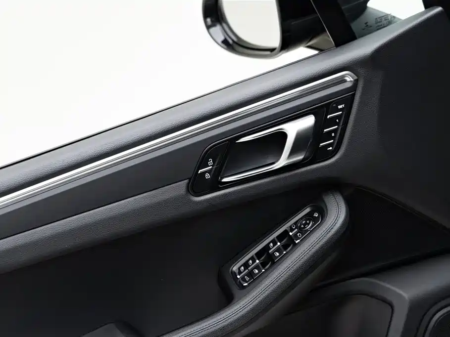 Macan 2021 2.0T