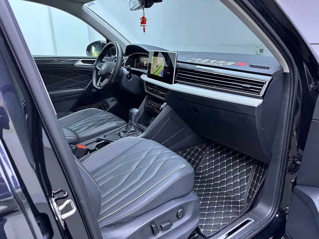 Tiguan L 2024 330 TSI Automatic Two-Wheel Drive R-Line Enjoyment Edition