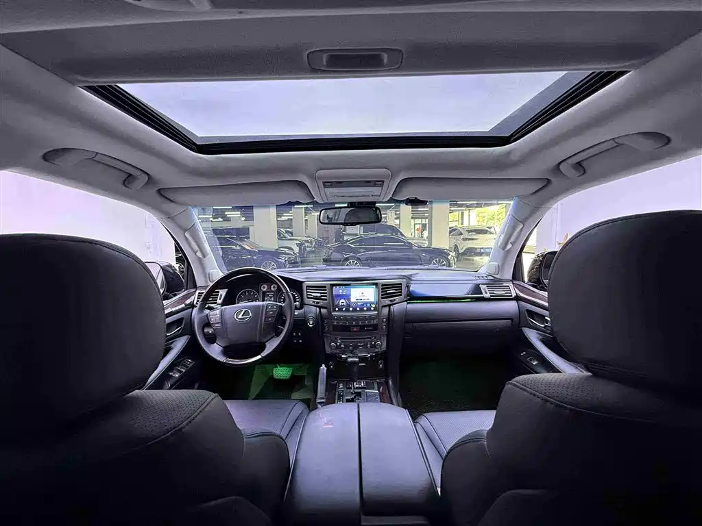 Lexus LX 2009 570