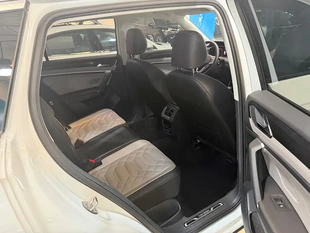Tayron 2023 300TSI Two-Wheel Drive Luxury Plus Advanced Edition