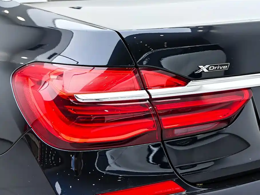 BMW 7 Series 2018 740Li xDrive Luxury Edition M Sport Package