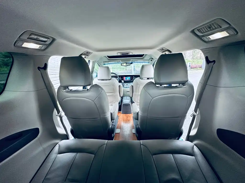 Buick GL8 2013 2.4L CT Luxury Business Comfort Edition