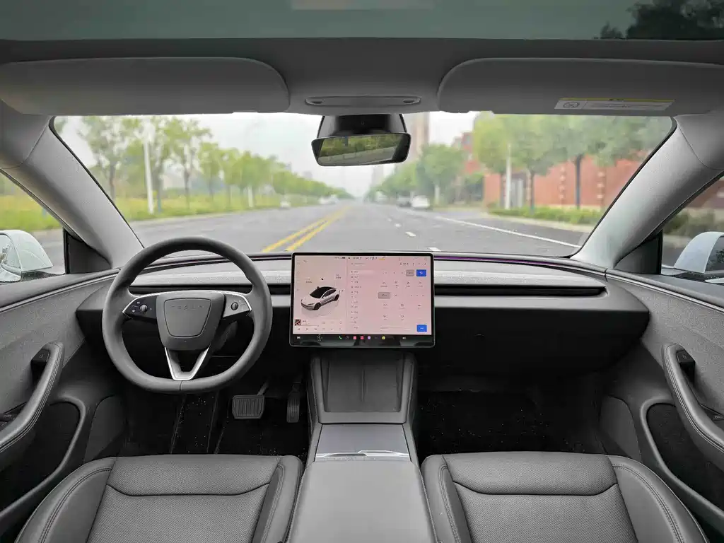 Model 3 Rear-Wheel Drive 2025 Refreshed Edition