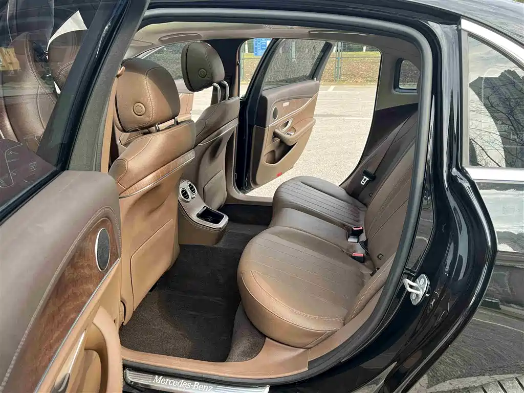 Mercedes-Benz E-Class 2022 E 300 L Fashion Edition