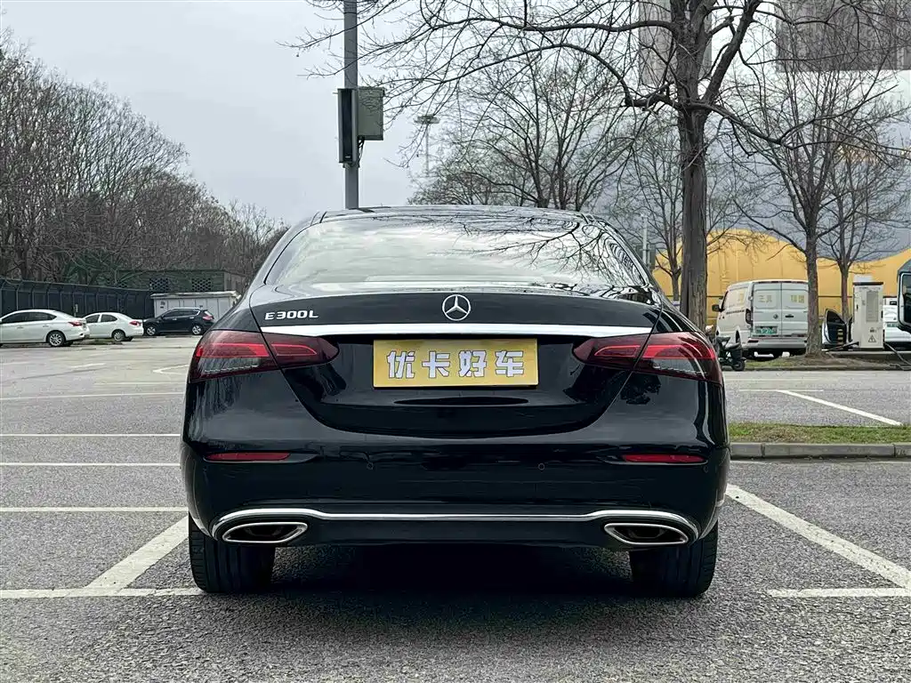 Mercedes-Benz E-Class 2022 E 300 L Fashion Edition