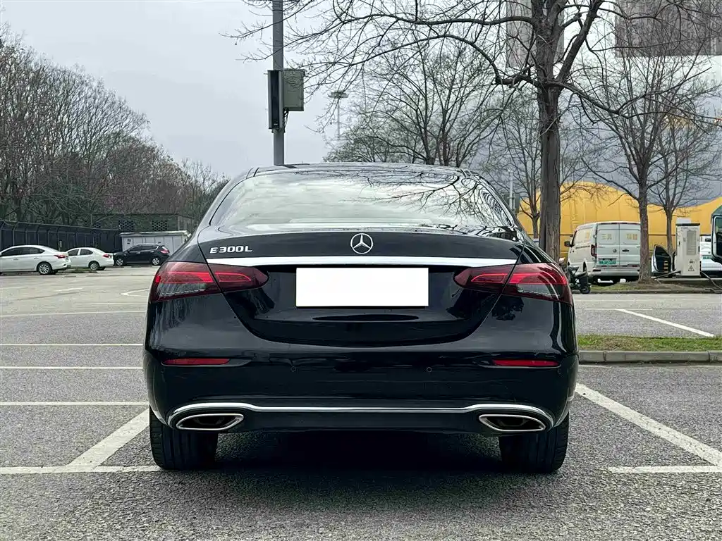 Mercedes-Benz E-Class 2022 E 300 L Fashion Edition