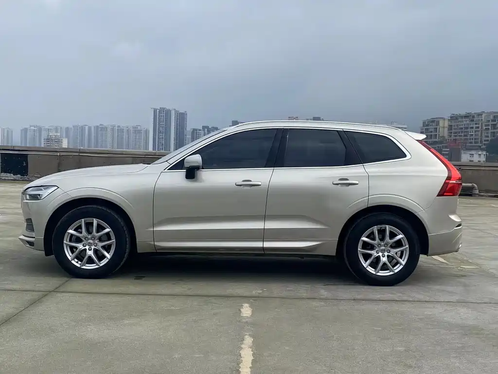 Volvo XC60 2019 T5 AWD Momentum Edition Euro VI