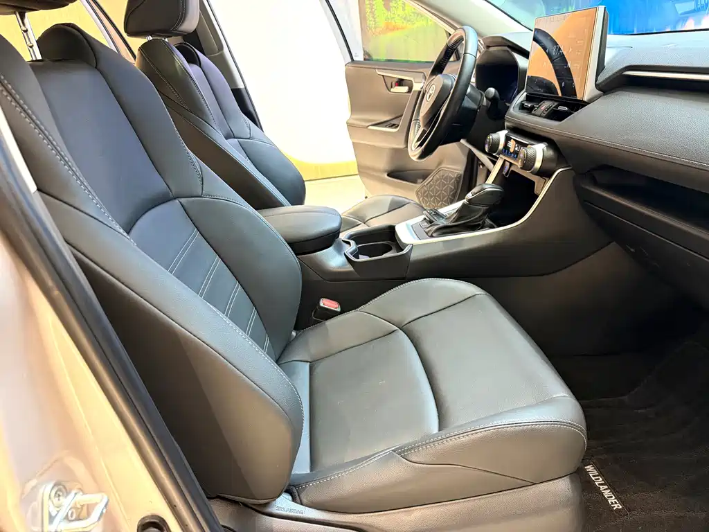 Velaranda 2022 model Hybrid 2.5L E-CVT two-wheel drive luxury edition