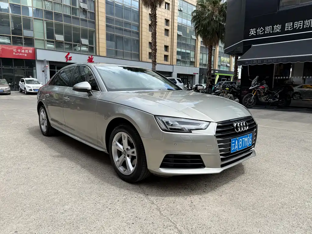 Audi A4L 2017 40 TFSI Fashion Edition