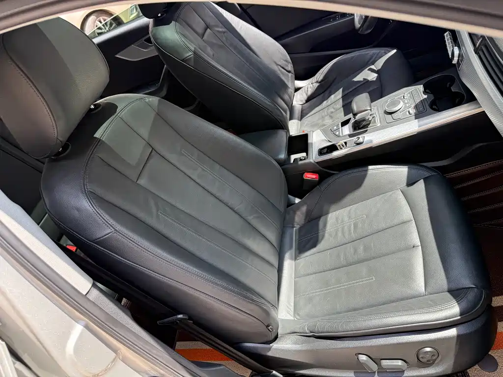 Audi A4L 2017 40 TFSI Fashion Edition