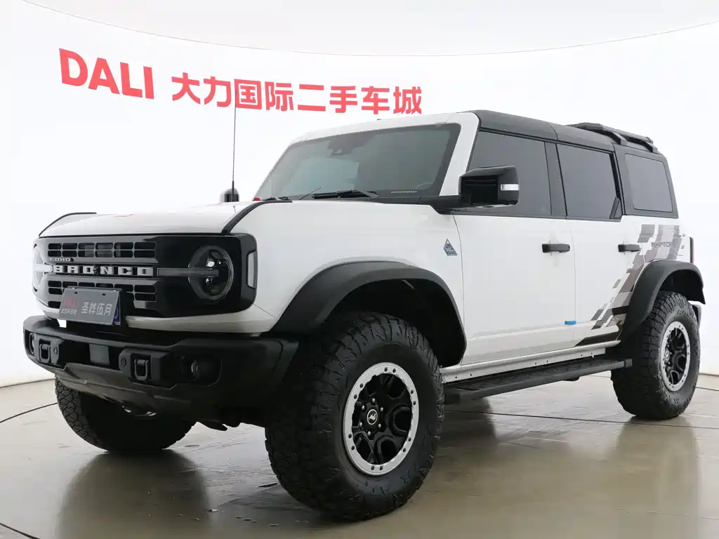 Ford Bronco 2024 2.3T Matte Black Big Foot Off-Road Edition