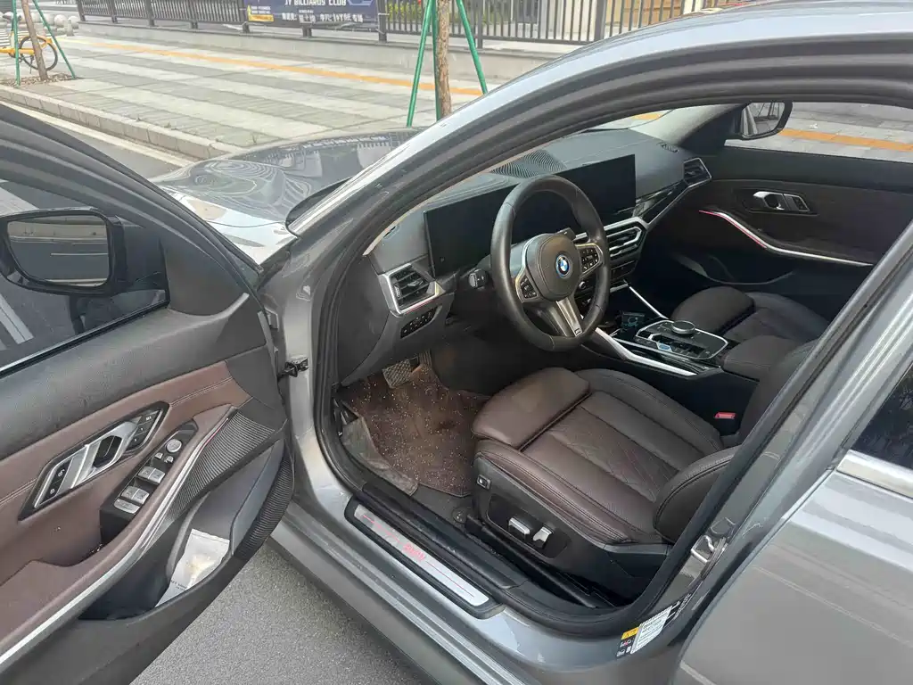 BMW i3 2022 eDrive 35 L