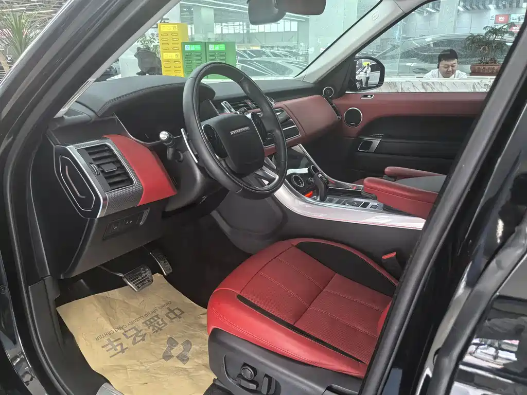 Range Rover Sport 2021 3.0 L6曜黑版