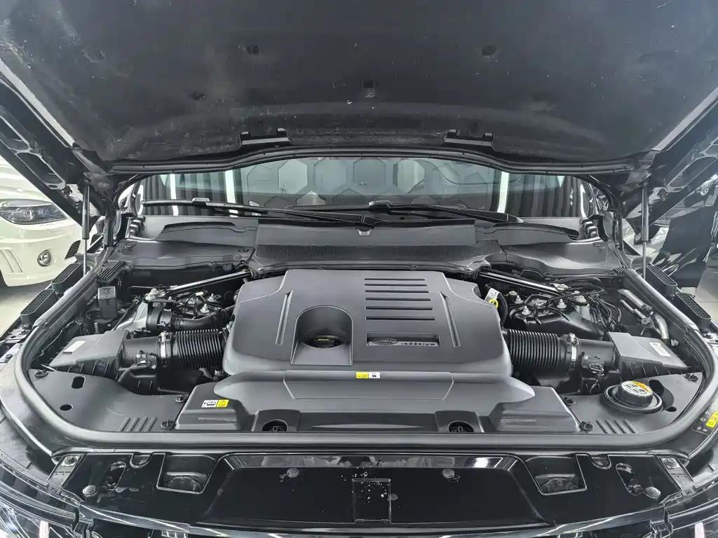 Range Rover Sport 2021 3.0 L6曜黑版