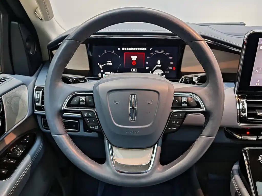 Navigator 2020 3.5T Long Axle Presidential Edition