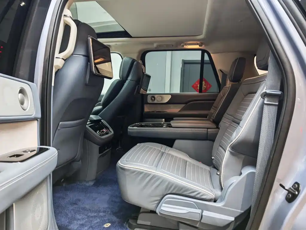 Navigator 2020 3.5T Long Axle Presidential Edition