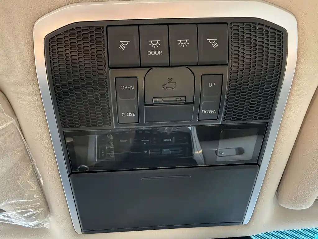 Land Cruiser (Import) 2025 Model 3.3T Diesel Edition
