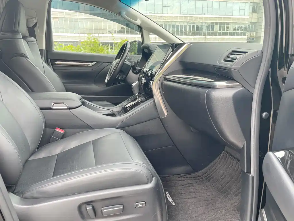 Velfire 2021 Crown Hybrid 2.5L HV Luxury Edition