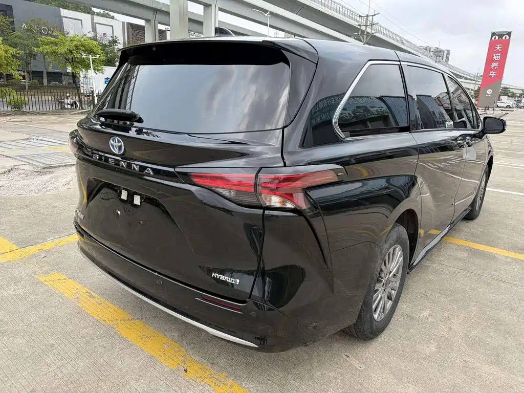 Sienna 2023 2.5L Hybrid Luxury Edition