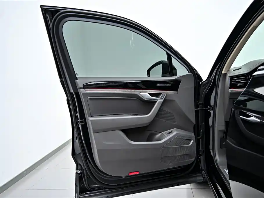 Touareg 2022 3.0 TSI Rishang Edition Yaoke Sports Package