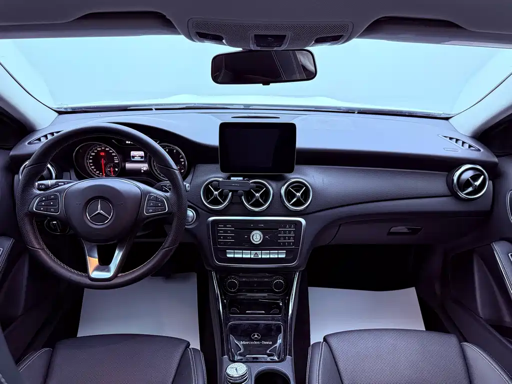 Mercedes-Benz GLA 2018 GLA 200 Sport Line