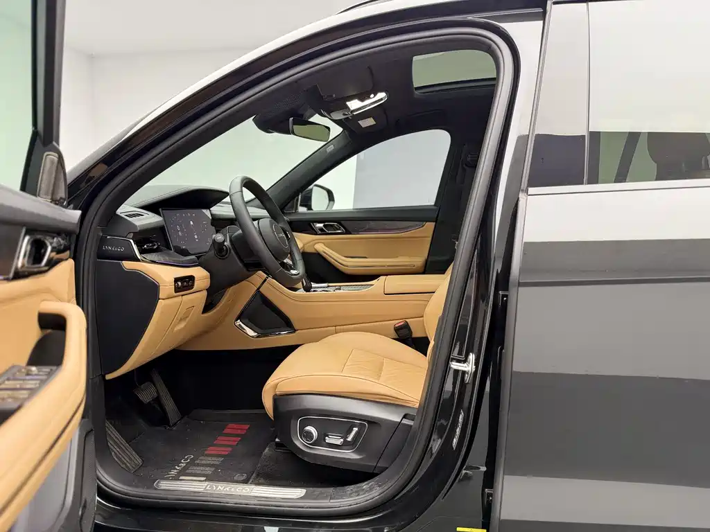 Lynk & Co 09 EM-P 2021 2.0T PHEV Ultra 6-seat