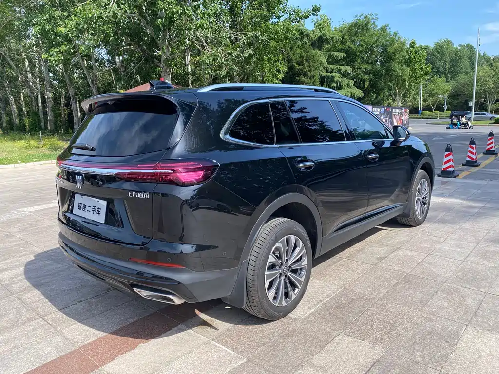 2025 All New Enclave Plus 28T Two-Wheel Drive Platinum Edition