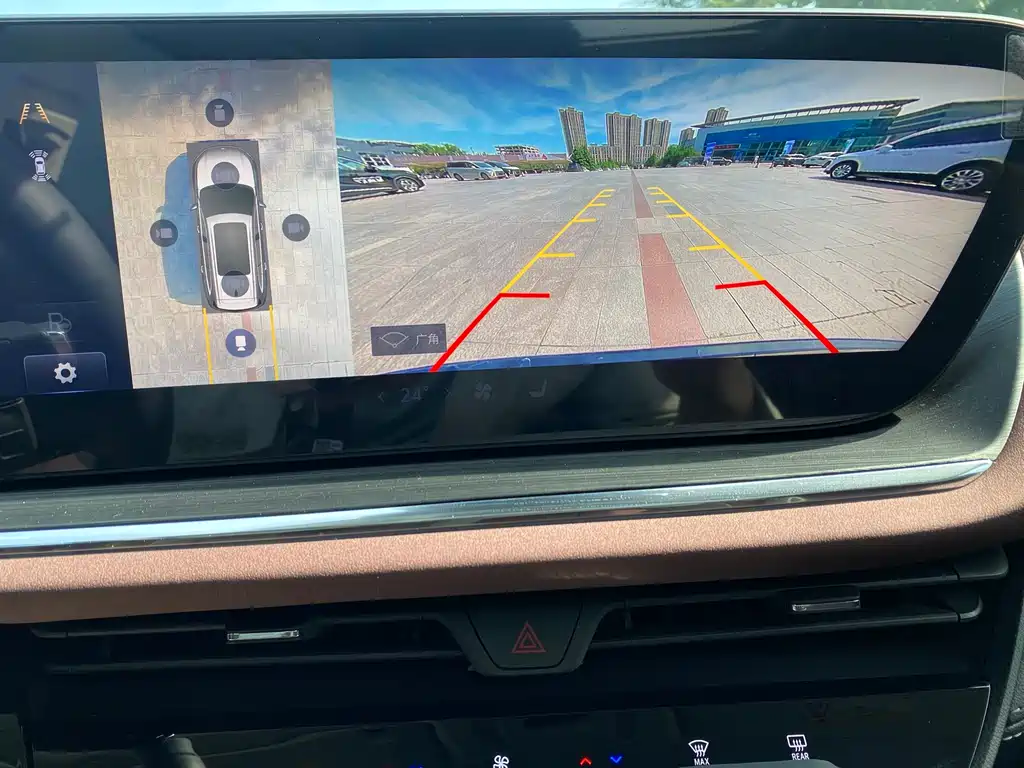 2025 All New Enclave Plus 28T Two-Wheel Drive Platinum Edition