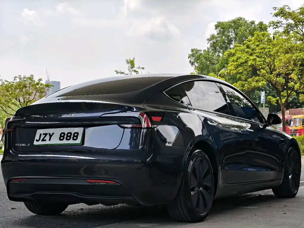 Model 3 Rear-Wheel Drive 2023
