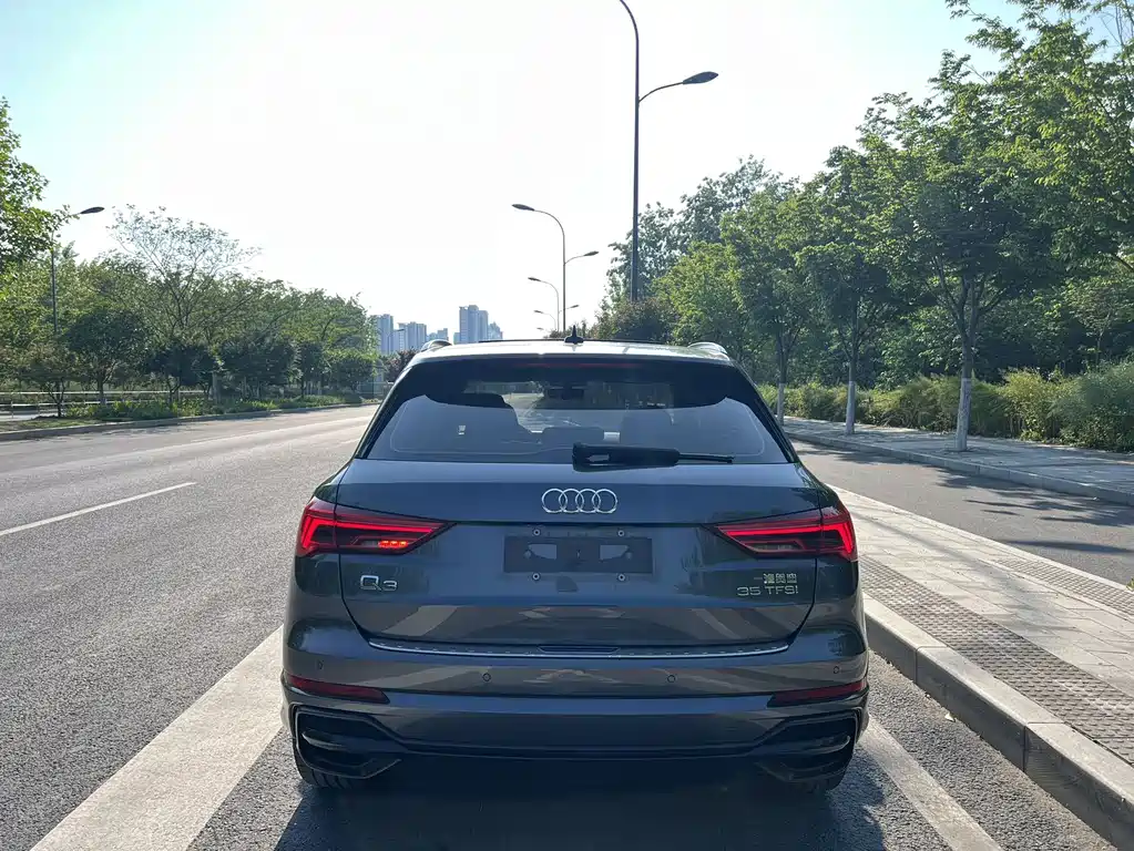 Audi Q3 2023 35 TFSI Sportline (1.4T)