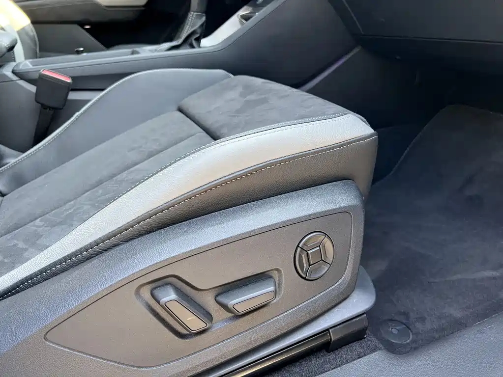 Audi Q3 2023 35 TFSI Sportline (1.4T)
