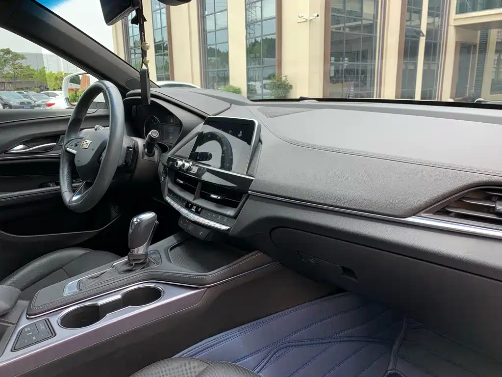 Cadillac CT4 2022 28T Luxury Edition