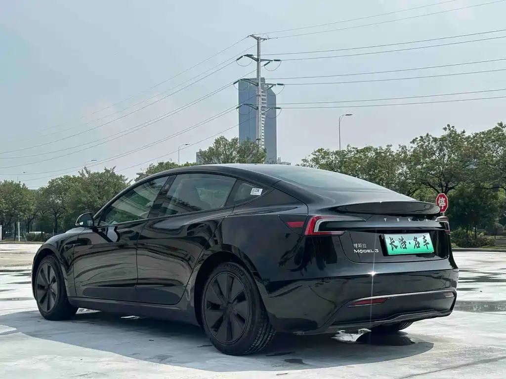 Model 3 Rear-Wheel Drive 2023