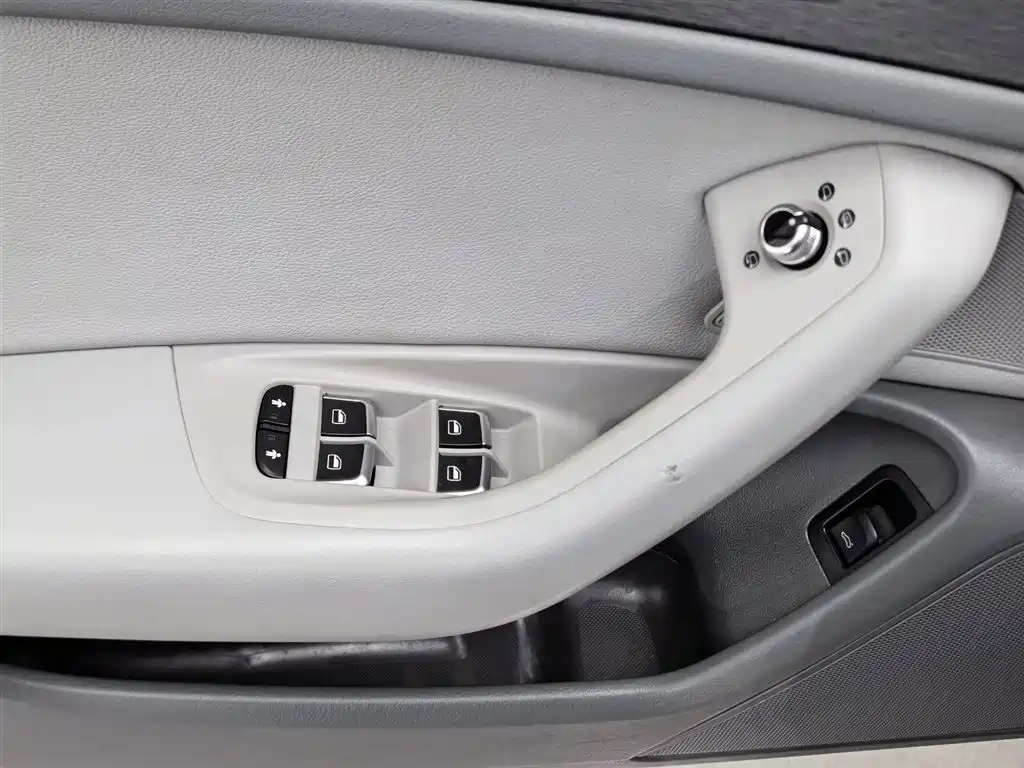 Audi A6L 2014 model TFSI standard version