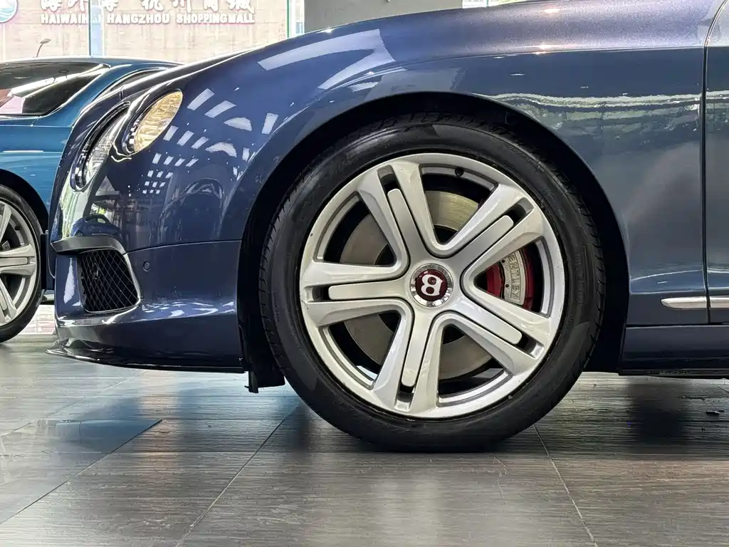 Audi A8 2014 model 4.0T GT V8 S standard edition