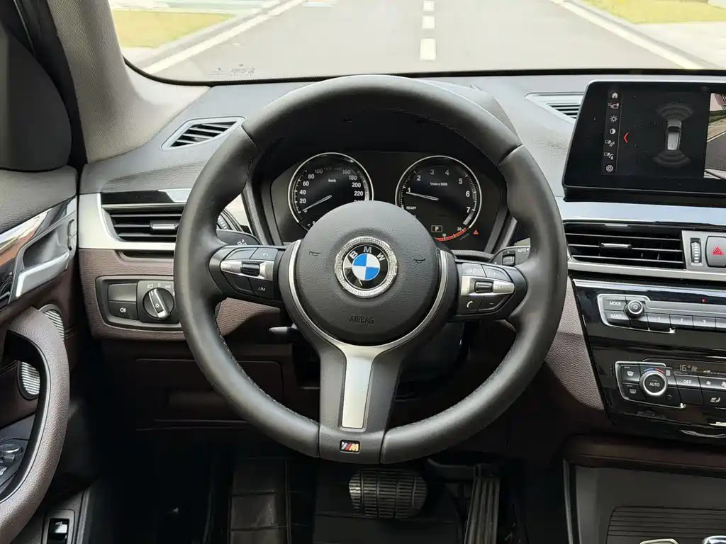 BMW X1 2022 sDrive25Li Leading Edition